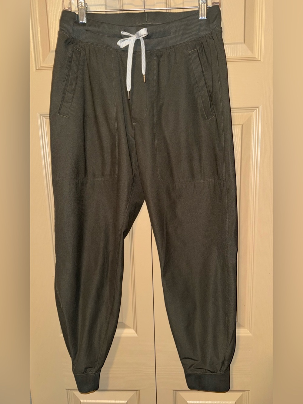 Vuori Men's Meta Jogger Pant Olive Green - Medium 27” Inseam